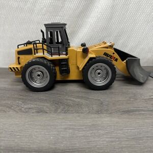 HUINA Yellow Metal Front Loader Construction Toy RC NO controller or battery